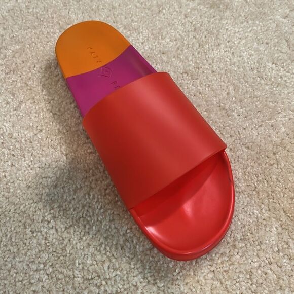 KATY PERRY SANDELS - Picture 4 of 10